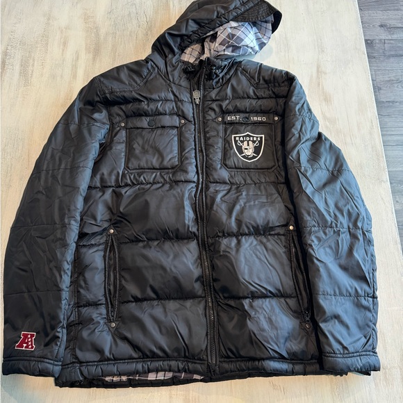 Men’s NFL Pro Line Las Vegas Raiders Puffer Jacket M Excellent Condition - Picture 1 of 9